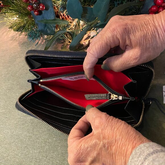 Dooney & Bourke Zip around wallet - Picture 7 of 8